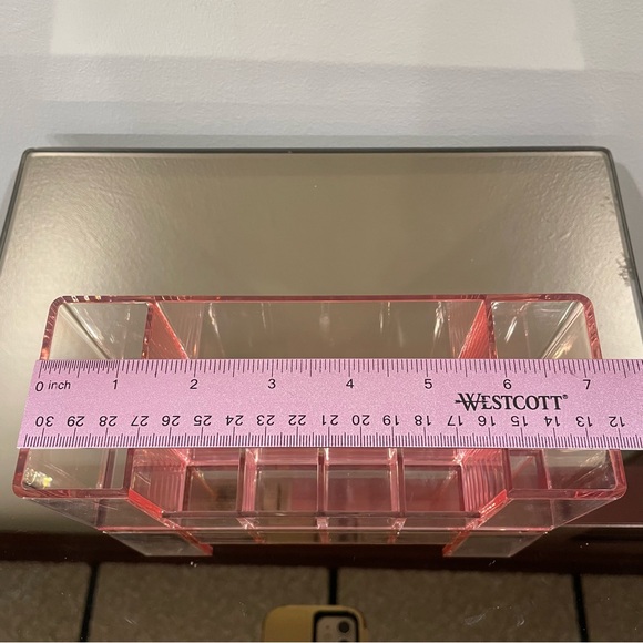 Clear Peach Blush Acrylic Makeup & Brush Organizer - Picture 5 of 11